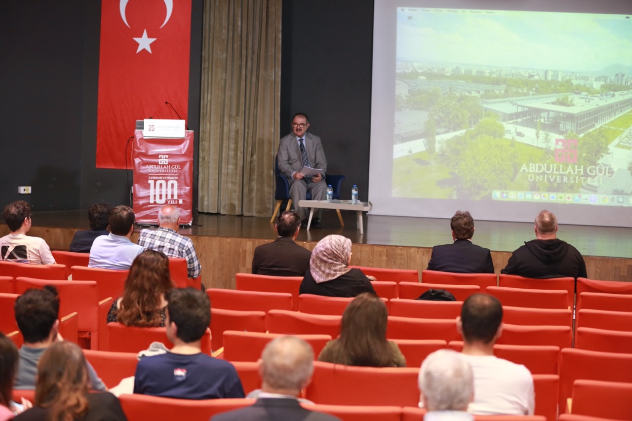 AGÜ Talks, Prof. Ayata’yı Konuk Etti