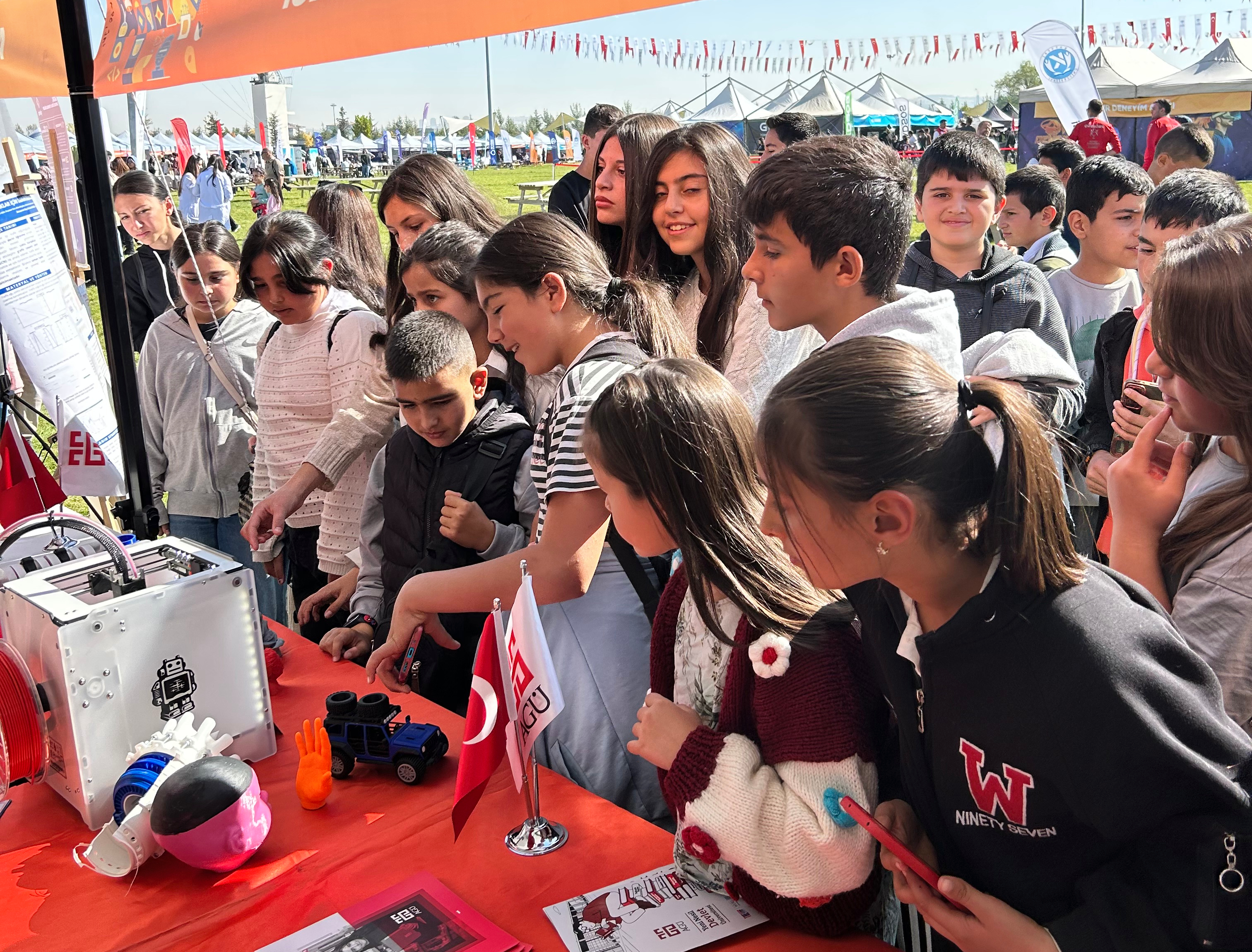7. Kayseri Bilim Festivali’nde AGÜ’ye Yoğun ilgi
