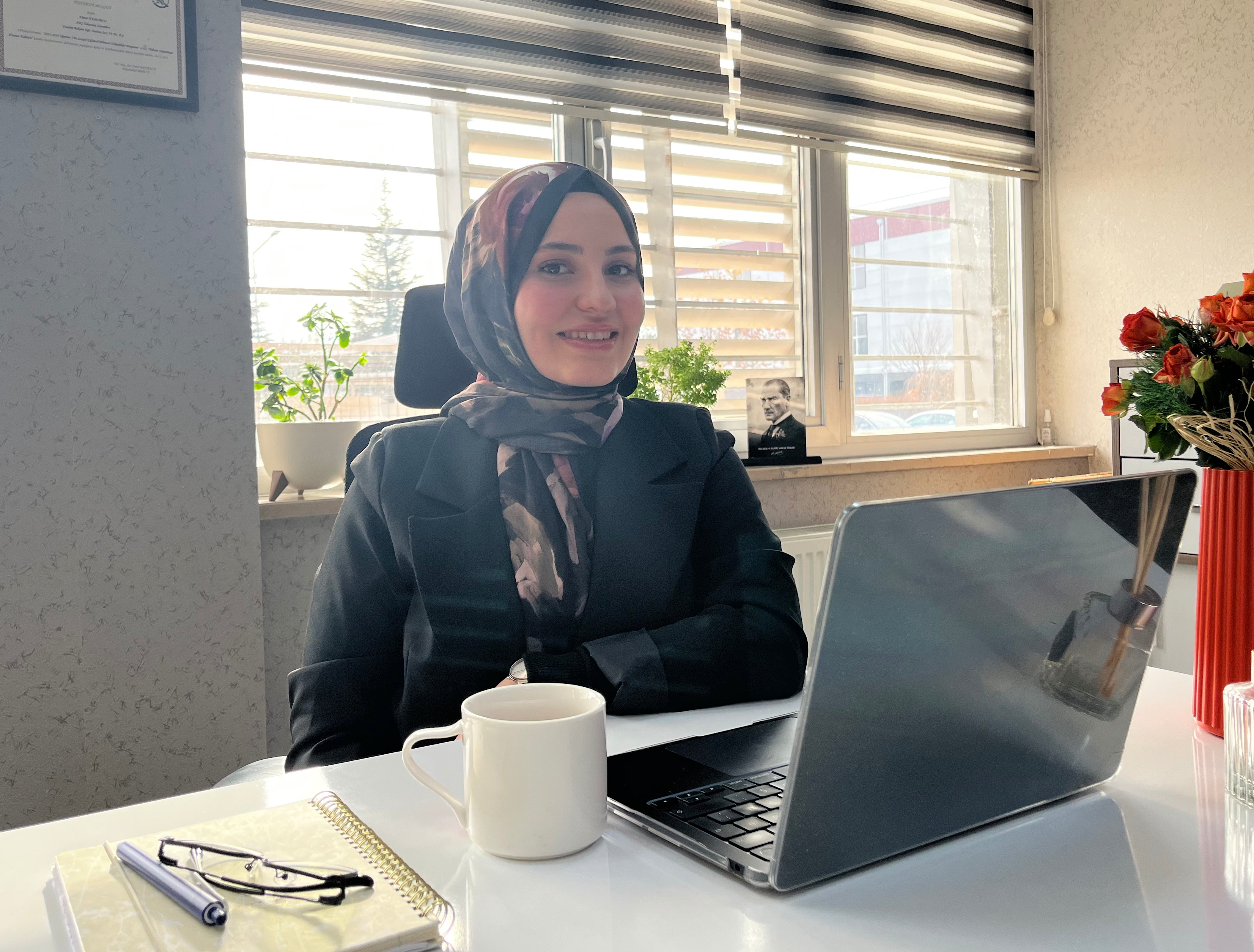 Ekonomi Mezunumuz Beyza Çelik, Yazılım Sektöründe Kariyer Yapıyor