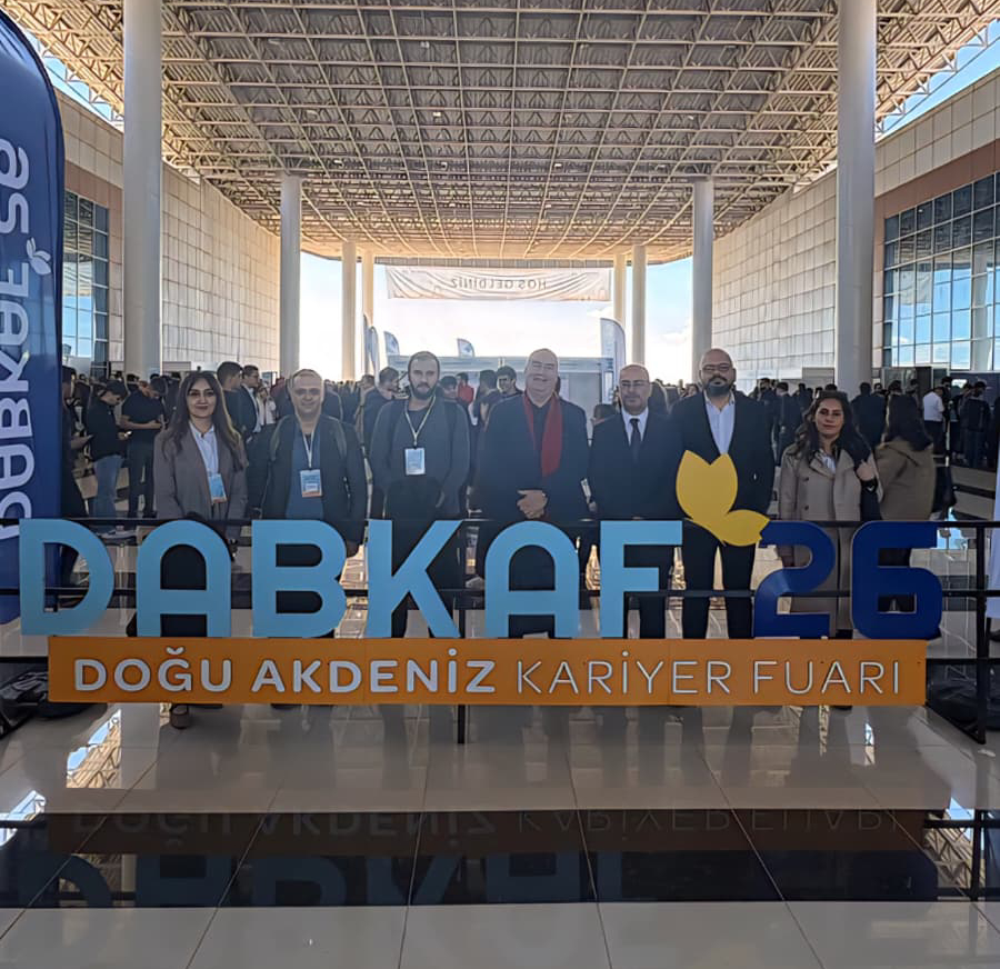AGÜ, Doğu Akdeniz Kariyer Fuarı'na Katıldı