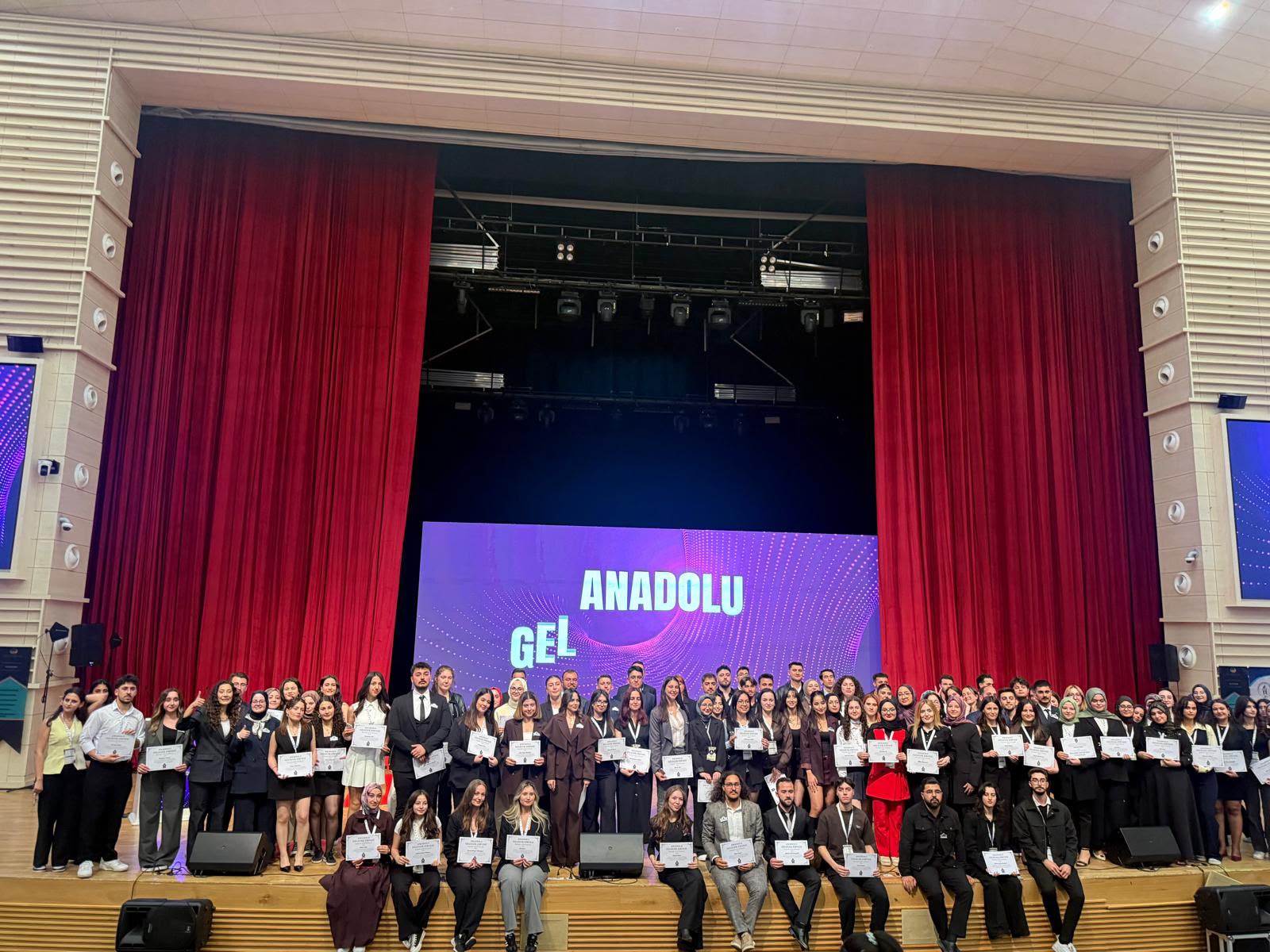 Teoriden Sektöre Uzanan Köprü: Mustafa Eren ile Anadolu Gelecek Zirvesi Üzerine